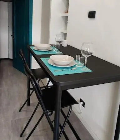Monolocale Nuovo In Centralissimo Palazzo Storico Μιλάνο