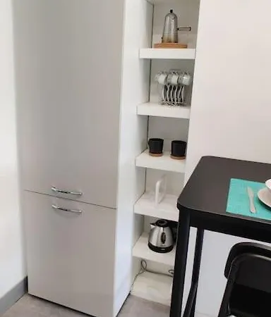 Monolocale Nuovo In Centralissimo Palazzo Storico Διαμέρισμα