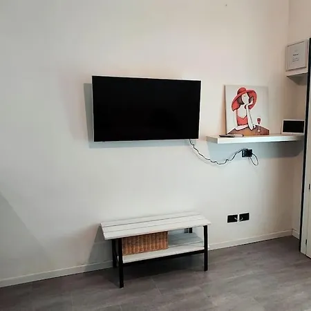 Monolocale Nuovo In Centralissimo Palazzo Storico Διαμέρισμα